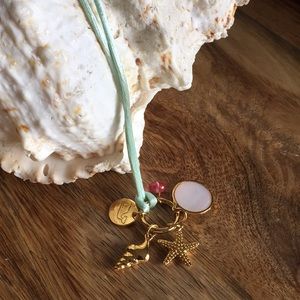 Vineyard Vines beach charm necklace